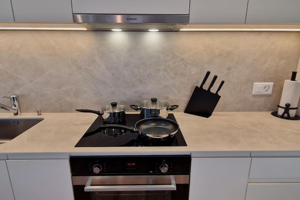 Visionary Hospitality Rothenburg, Lucerne - Premium Apartments With Free Parking, Washer, Kitchen, Terrace, 15' City Esterno foto