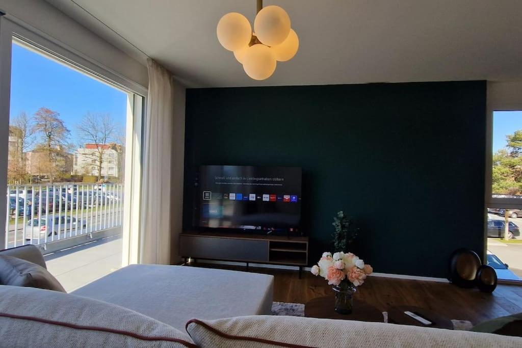 Visionary Hospitality - Premium Apartments With Parking, View, Washer, Kitchen And 10Min From City Rothenburg Esterno foto