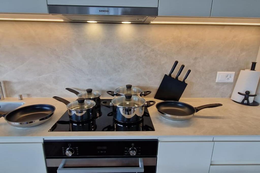 Visionary Hospitality Rothenburg, Lucerne - Premium Apartments With Free Parking, Washer, Kitchen, Terrace, 15' City Esterno foto
