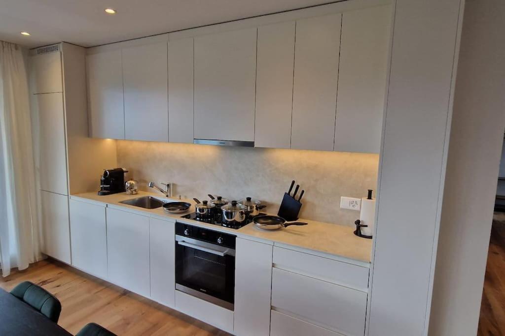 Visionary Hospitality Rothenburg, Lucerne - Premium Apartments With Free Parking, Washer, Kitchen, Terrace, 15' City Esterno foto